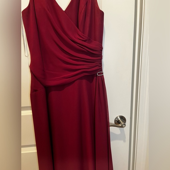 Jordan Sleeveless Purple Chiffon Gown Size 4 - Picture 5 of 12